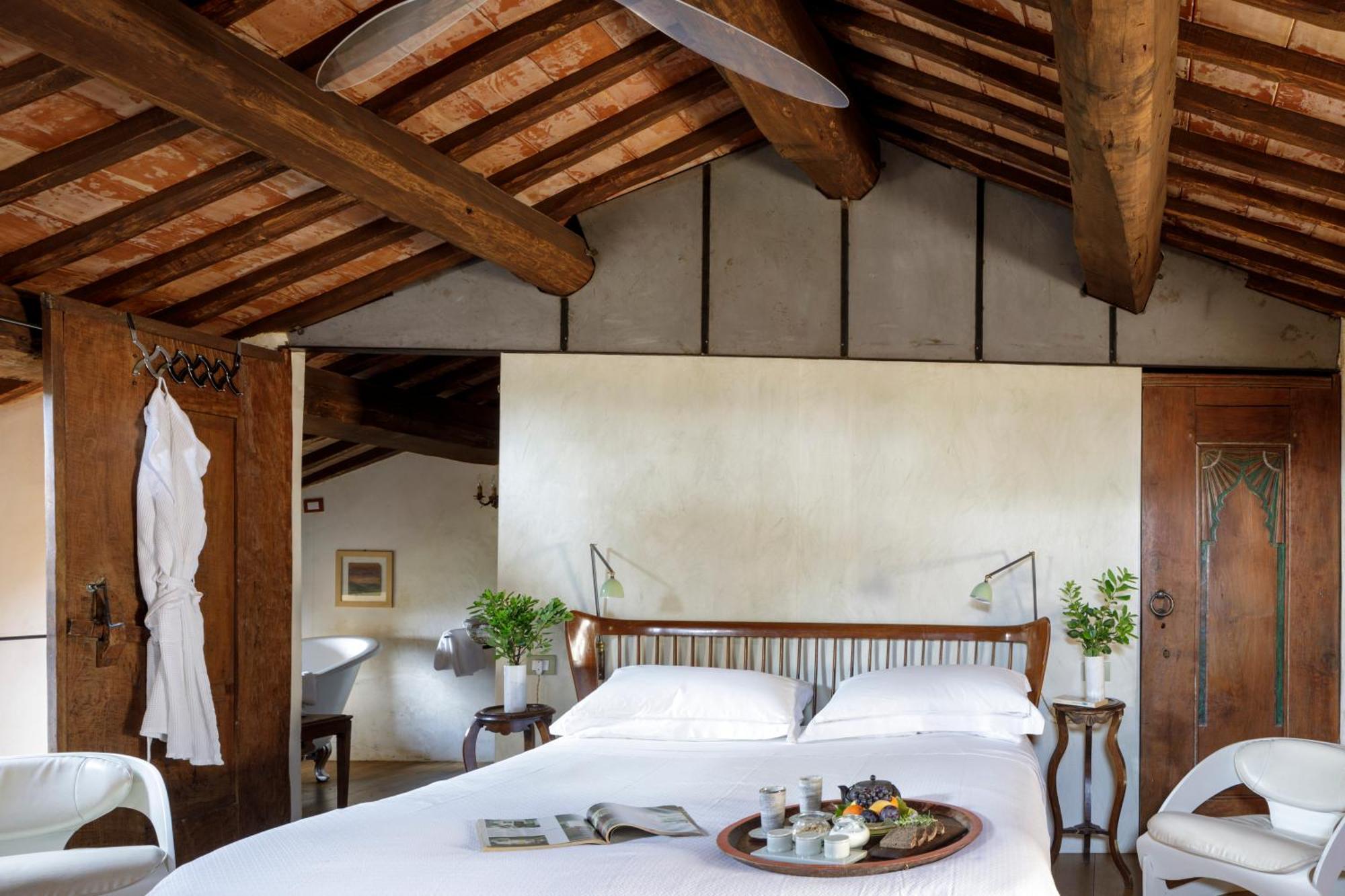 Castello Di Vicarello Villa Sasso dʼOmbrone Стая снимка